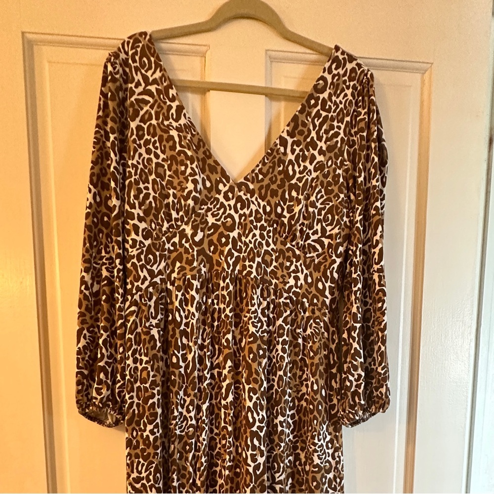 Lilly Pulitzer
Size 14
Ivette 3/4 Sleeve Maxi Dress in leopard print